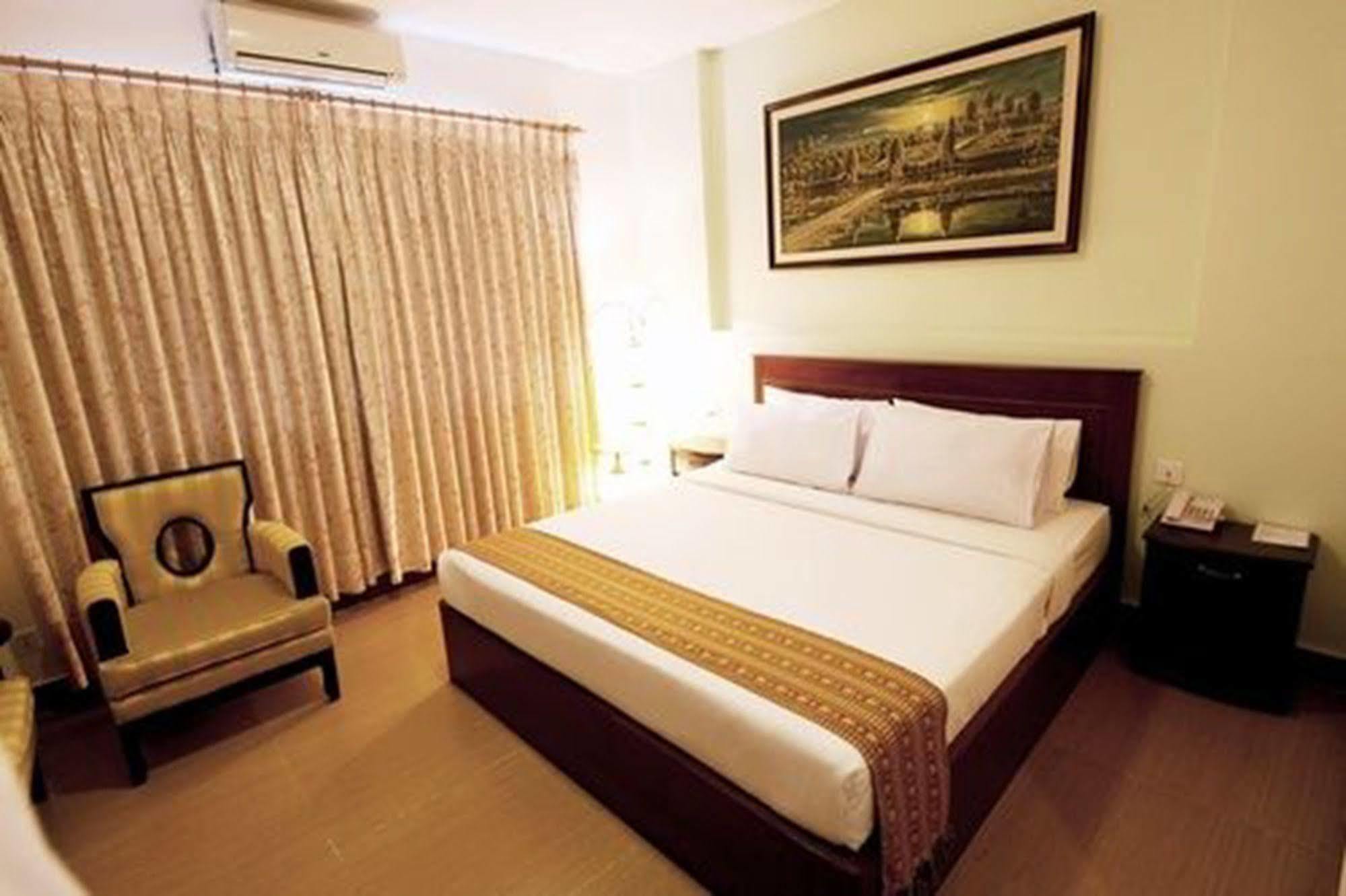 Hotel Luxury World Phnom Penh Luaran gambar